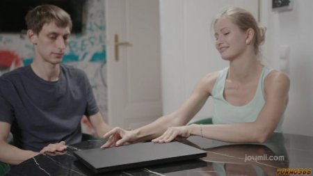 Отличница давно хотела его соблазнить